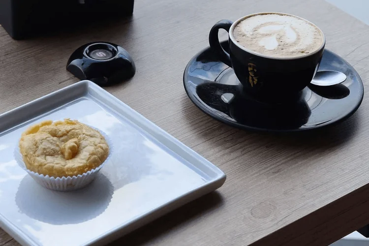 Cafeterias como espaço de convivência: como brunchs, eventos e miniweddings transformam o café em experiência social
